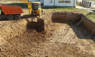 Рытье котлованов под фундамент в Лянторе – цена от 2636 руб. за м3 | 2Землекопа-Лнт